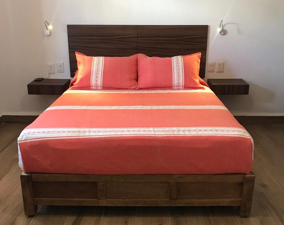 Affordable-Zona-Romántica-Studio-bed