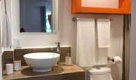 Affordable-Zona-Romántica-Studio-bath