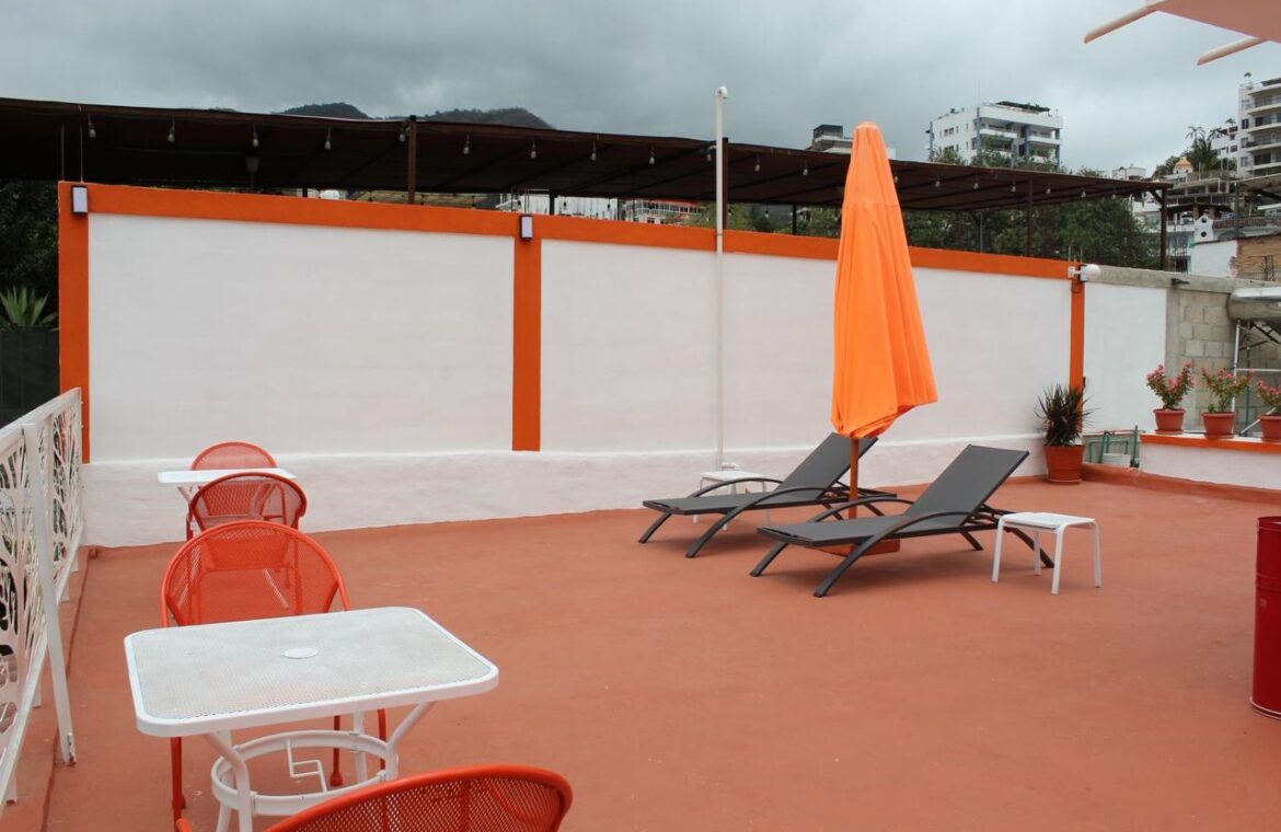Affordable-Zona-Romántica-Studio-terrace